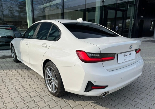 BMW Seria 3 cena 108900 przebieg: 118795, rok produkcji 2019 z Leżajsk małe 596